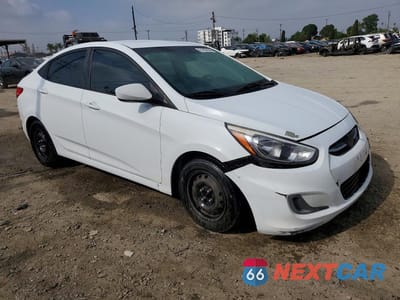 Czwarte zdjęcie samochodu z boku: 2017 HYUNDAI ACCENT SE VIN:KMHCT4AE0HU242471 - miniatura