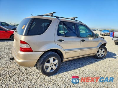Trzecie zdjęcie samochodu z tyłu: 2001 MERCEDES-BENZ ML 320 VIN:4JGAB54E51A247152 - miniatura
