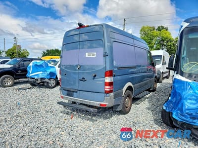 Trzecie zdjęcie samochodu z tyłu: 2018 MERCEDES BENZ SPRINTER 2500 DELIVERY VAN VIN:WD3PE7CDXJP622339 - miniatura