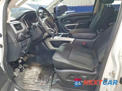 Zdjęcie 7 z 12 samochodu: 2016 NISSAN TITAN XD SV VIN:1N6BA1F40GN509537 - miniatura