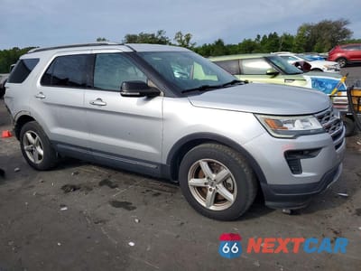 Czwarte zdjęcie samochodu z boku: 2018 FORD EXPLORER XLT VIN:1FM5K7D86JGA17771 - miniatura