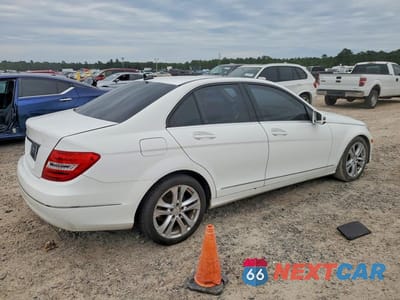 Trzecie zdjęcie samochodu z tyłu: 2013 MERCEDES-BENZ C 250 VIN:WDDGF4HB7DR252264 - miniatura