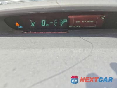 Zdjęcie 9 z 12 samochodu: 2014 TOYOTA PRIUS TWO VIN:JTDKN3DU8E1767492 - miniatura