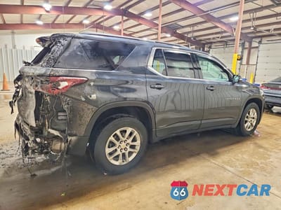 Trzecie zdjęcie samochodu z tyłu: 2020 CHEVROLET TRAVERSE LT VIN:1GNEVGKW1LJ176899 - miniatura