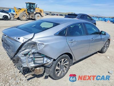 Trzecie zdjęcie samochodu z tyłu: 2016 HONDA CIVIC EX VIN:19XFC2F81GE001315 - miniatura
