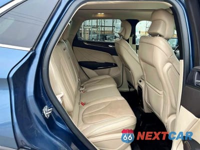 Zdjęcie 6 z 10 samochodu: 2018 LINCOLN MKC RESERVE VIN:5LMCJ3D94JUL14242 - miniatura