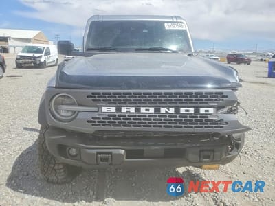 Piąte zdjęcie samochodu w środku: 2023 FORD BRONCO BASE VIN:1FMEE5DPXPLB17102 - miniatura