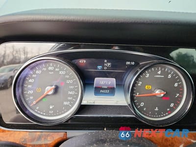 Zdjęcie 9 z 12 samochodu: 2017 MERCEDES-BENZ E 300 4MATIC VIN:WDDZF4KB3HA154144 - miniatura