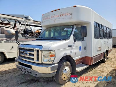 Drugie zdjęcie samochodu z przodu: 2015 FORD E-450 SD - WHEELCHAIR SHUTTLE BUS *** PRIOR FLEET *** VIN:1FDFE4FS9FDA02872 - miniatura