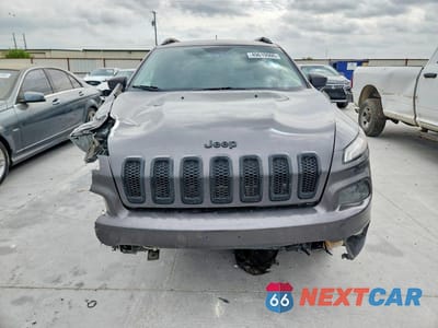 Piąte zdjęcie samochodu w środku: 2018 JEEP CHEROKEE LATITUDE VIN:1C4PJMCX4JD603734 - miniatura