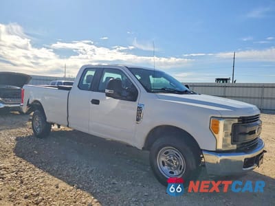 Czwarte zdjęcie samochodu z boku: 2017 FORD F250 SUPER DUTY VIN:1FT7X2A62HED11243 - miniatura