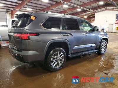 Trzecie zdjęcie samochodu z tyłu: 2025 TOYOTA SEQUOIA 1794 EDITION VIN:7SVAAABA9SX069766 - miniatura