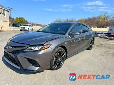 2018 TOYOTA CAMRY XSE 4T1B61HK1JU511449 - główne zdjęcie licytacji z USA - miniatura