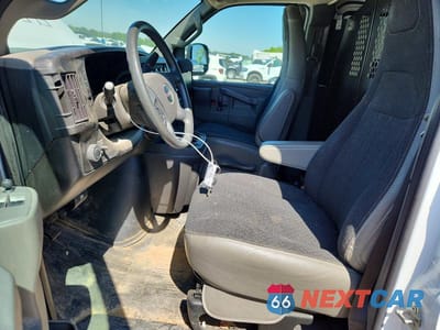 Zdjęcie 7 z 13 samochodu: 2023 GMC SAVANA G2500 VIN:1GTW7AFP2P1201855 - miniatura