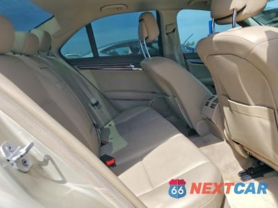 Zdjęcie 10 z 11 samochodu: 2010 MERCEDES-BENZ C 300 VIN:WDDGF5EB4AR127986 - miniatura