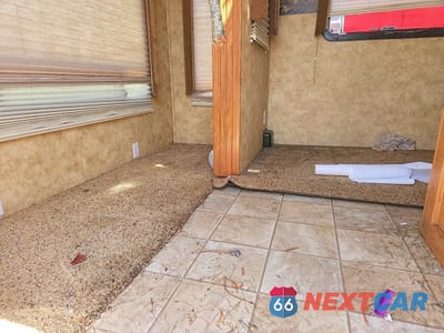 Zdjęcie 6 z 10 samochodu: 2009 KEYSTONE LAREDO CAMPER VIN:4YDT272209L600704 - miniatura