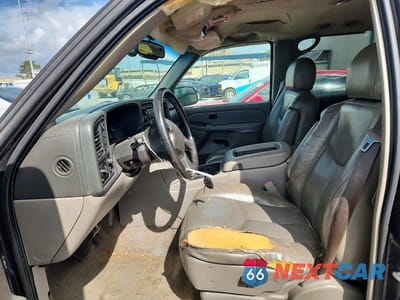 Zdjęcie 7 z 13 samochodu: 2006 CHEVROLET SUBURBAN K1500 VIN:1GNFK16Z26J113278 - miniatura
