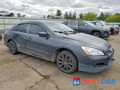 Czwarte zdjęcie samochodu z boku: 2004 HONDA ACCORD LX VIN:1HGCM56384A134191 - miniatura