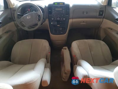 Zdjęcie 8 z 12 samochodu: 2007 KIA SEDONA BASE VIN:KNDMB233676142633 - miniatura