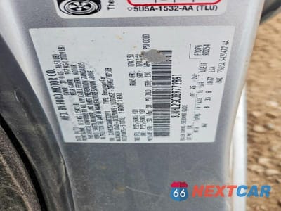 Zdjęcie 12 z 12 samochodu: 2011 LINCOLN MKZ VIN:3LNHL2GC0BR772891 - miniatura