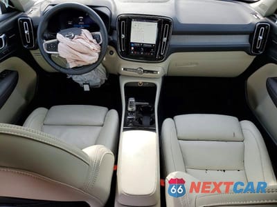 Zdjęcie 8 z 13 samochodu: 2024 VOLVO XC40 PLUS VIN:YV4L12UL5R2298179 - miniatura