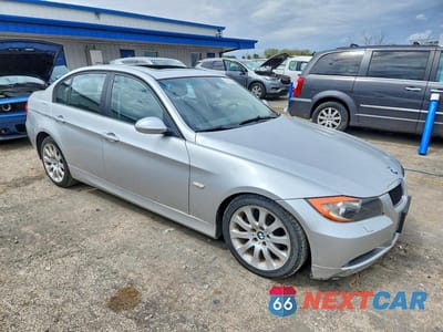 Czwarte zdjęcie samochodu z boku: 2006 BMW 325 XI VIN:WBAVD13556KV11771 - miniatura