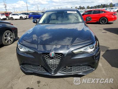 Piąte zdjęcie samochodu w środku: 2017 ALFA ROMEO GIULIA TI VIN:ZARFAECN4H7536079 - miniatura