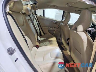 Zdjęcie 10 z 12 samochodu: 2014 VOLVO S60 T5 VIN:YV1612FH7E2275127 - miniatura