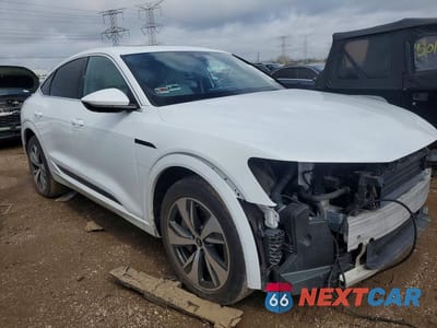 Czwarte zdjęcie samochodu z boku: 2024 AUDI Q8 E-TRON SPORTBACK PREMIUM PLUS VIN:WA1CAAGE0RB007771 - miniatura