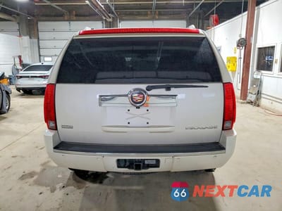 Zdjęcie 6 z 14 samochodu: 2010 CADILLAC ESCALADE LUXURY VIN:1GYUKBEF1AR244378 - miniatura