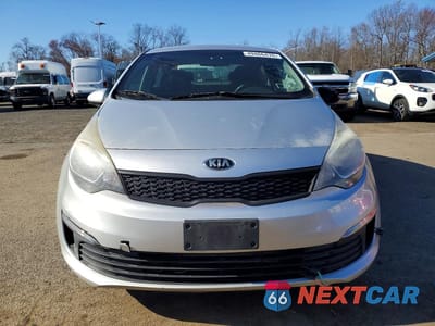Piąte zdjęcie samochodu w środku: 2016 KIA RIO LX VIN:KNADM4A33G6589278 - miniatura