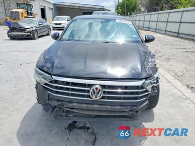 Piąte zdjęcie samochodu w środku: 2019 VOLKSWAGEN JETTA S VIN:3VWC57BU6KM128764 - miniatura