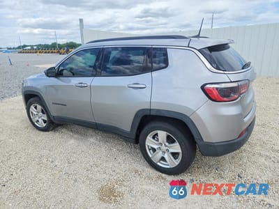 Drugie zdjęcie samochodu z przodu: 2022 JEEP COMPASS LATITUDE VIN:3C4NJCBB0NT103478 - miniatura