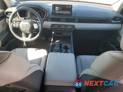 Zdjęcie 8 z 11 samochodu: 2025 HONDA PILOT TOURING VIN:5FNYG1H7XSB072723 - miniatura