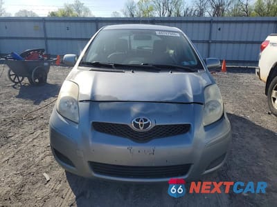 Piąte zdjęcie samochodu w środku: 2010 TOYOTA YARIS VIN:JTDJT4K39A5294738 - miniatura