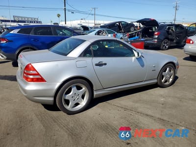 Trzecie zdjęcie samochodu z tyłu: 1999 MERCEDES-BENZ SLK 230 KOMPRESSOR VIN:WDBKK47FXXF088789 - miniatura