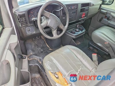 Zdjęcie 8 z 13 samochodu: 2005 CHEV EXPRESS G1500 VIN:1GCFH15T751229854 - miniatura
