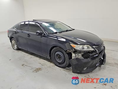 Czwarte zdjęcie samochodu z boku: 2013 LEXUS ES 350 BASE VIN:JTHBK1GGXD2023192 - miniatura