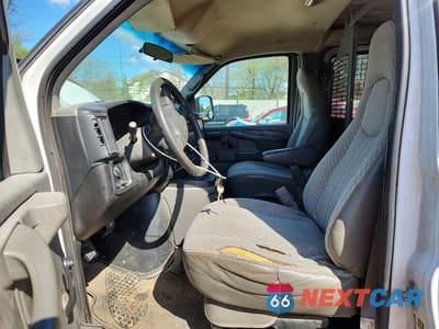 Zdjęcie 7 z 12 samochodu: 2005 CHEVROLET EXPRESS G2500 DELIVERY VAN VIN:1GCGG25V951248730 - miniatura