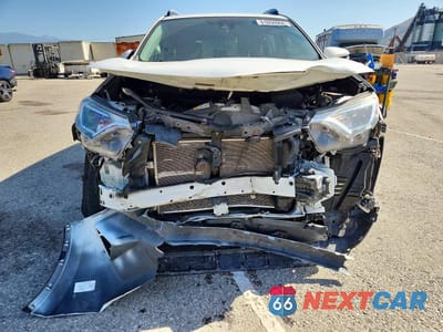 Piąte zdjęcie samochodu w środku: 2018 TOYOTA RAV4 XLE VIN:JTMWFREV1JJ173457 - miniatura
