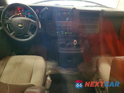 Zdjęcie 8 z 13 samochodu: 2021 CHEVROLET EXPRESS G3500 LS 6.6L V-8 PASSENGER VIN:1GAZGNF76M1245298 - miniatura