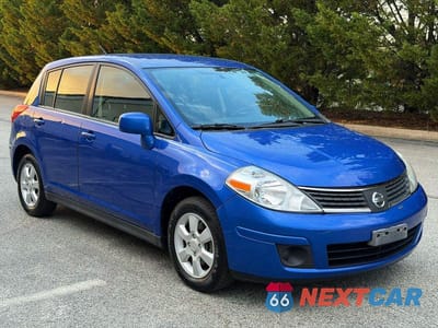 2009 NISSAN VERSA 1.8 S 3N1BC13EX9L416301 - główne zdjęcie licytacji z USA - miniatura