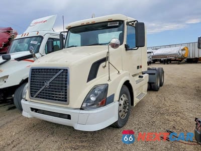 Drugie zdjęcie samochodu z przodu: 2006 VOLVO VNL SEMI TRUCK VIN:4V4NC9GG26N416913 - miniatura