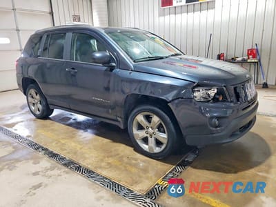 Czwarte zdjęcie samochodu z boku: 2014 JEEP COMPASS LATITUDE VIN:1C4NJDEB9ED761484 - miniatura