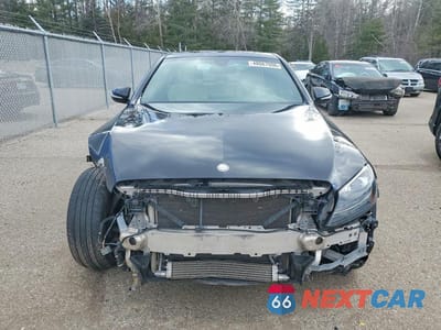 Piąte zdjęcie samochodu w środku: 2015 MERCEDES-BENZ C 300 4MATIC VIN:55SWF4KB0FU019719 - miniatura