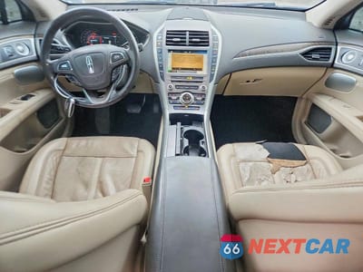 Zdjęcie 8 z 12 samochodu: 2019 LINCOLN MKZ RESERVE II VIN:3LN6L5F92KR602630 - miniatura