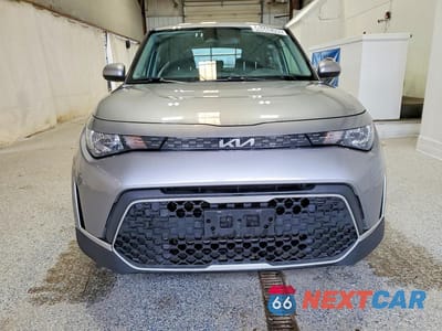 Piąte zdjęcie samochodu w środku: 2023 KIA SOUL LX VIN:KNDJ23AU0P7869510 - miniatura