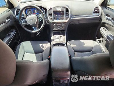 Zdjęcie 8 z 12 samochodu: 2019 CHRYSLER 300 TOURING VIN:2C3CCAAG6KH651285 - miniatura