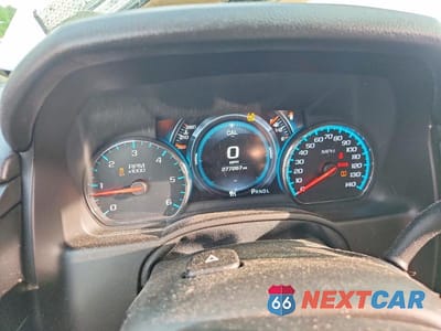 Zdjęcie 9 z 13 samochodu: 2018 GMC YUKON XL DENALI VIN:1GKS1HKJ4JR208233 - miniatura