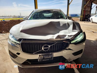 Piąte zdjęcie samochodu w środku: 2021 VOLVO XC60 T5 MOMENTUM VIN:YV4102DK2M1863245 - miniatura
